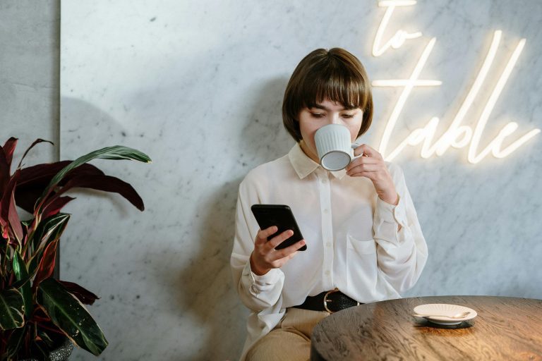 Stop Posting More. The Counter-Intuitive Fix for Female Entrepreneurs Who Are Invisible Online
